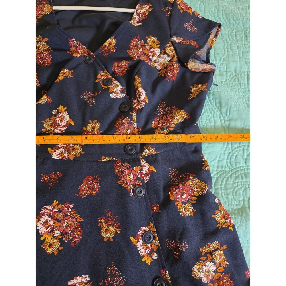 ModCloth Women's Sz 1X Sentimental‎ Special Floral Cap V-Neck Short Sleeve Dress - Picture 7 of 8